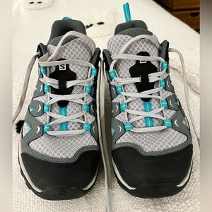 Woman’s Salomon Hikers